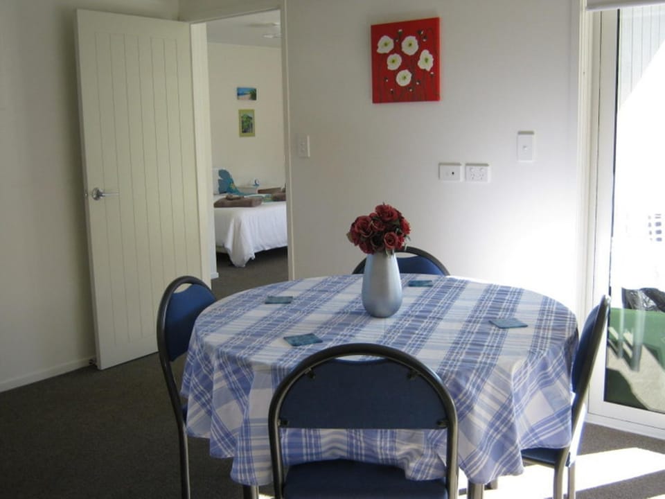 Food and drinks, Dining area