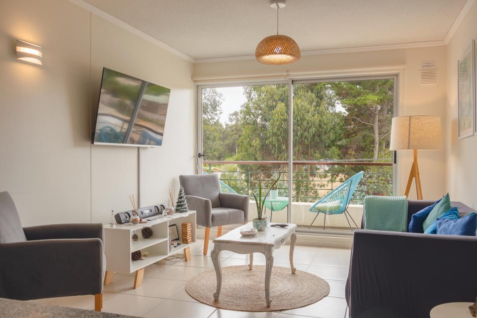 Communal lounge/ TV room, TV and multimedia, Balcony/Terrace, Living room, Seating area