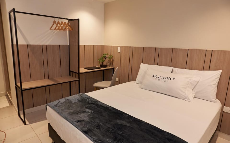 Bed, Photo of the whole room, Decorative detail