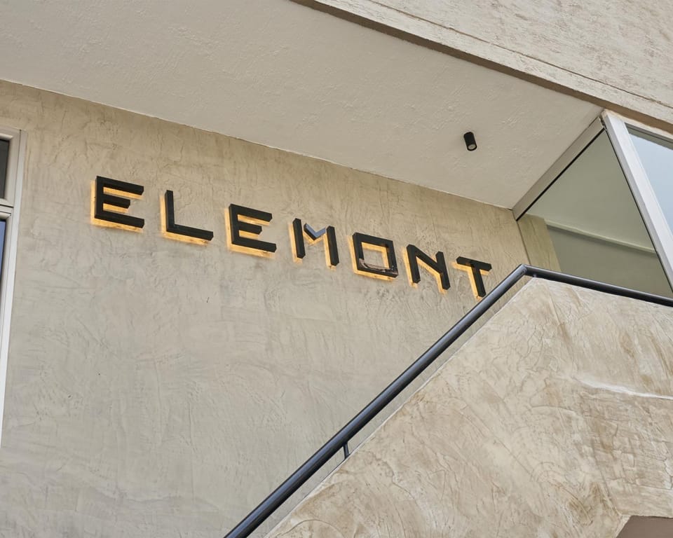 Facade/entrance, Logo/Certificate/Sign
