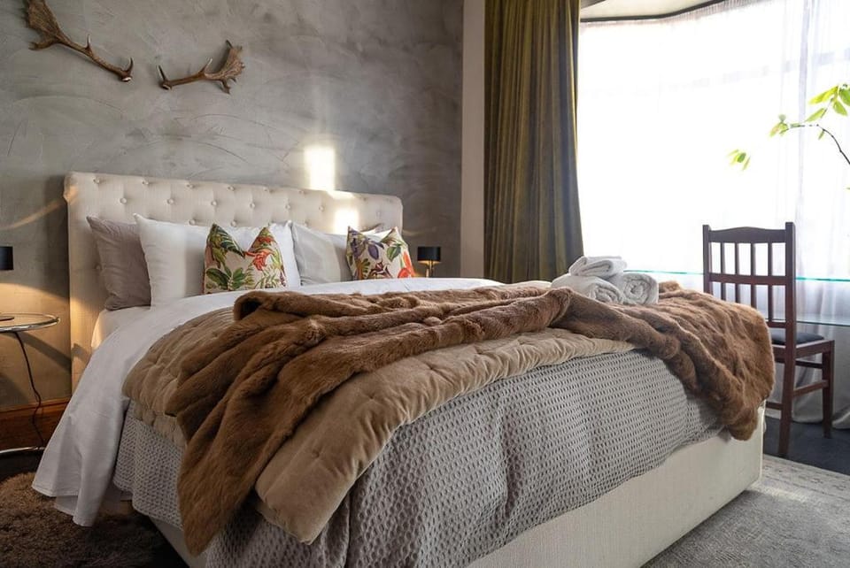 Drifting Sands Beachfront Retreat House in West Coast