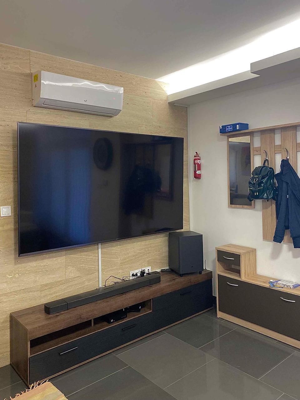 TV and multimedia, Living room, air conditioner