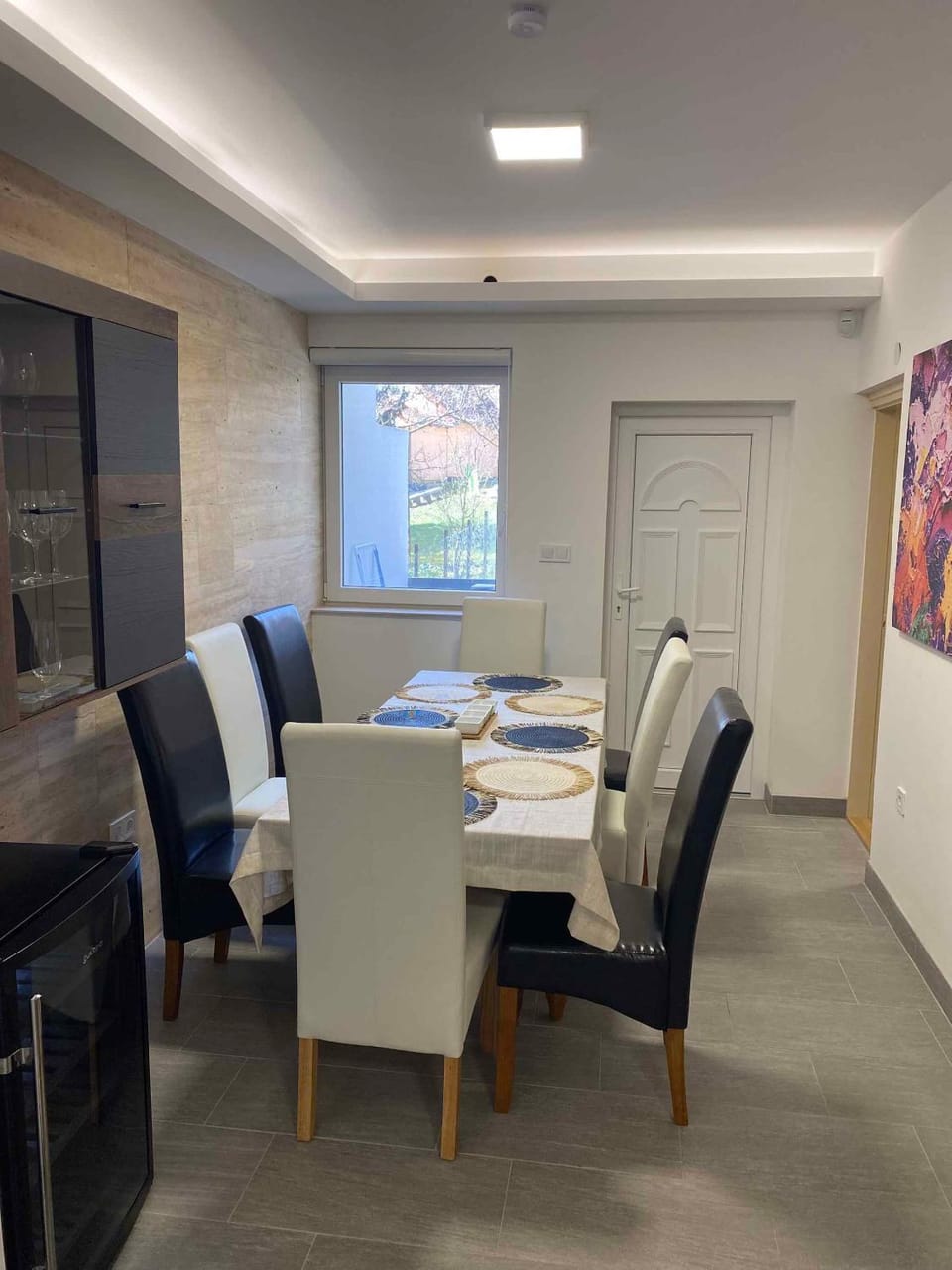 Facade/entrance, Dining area