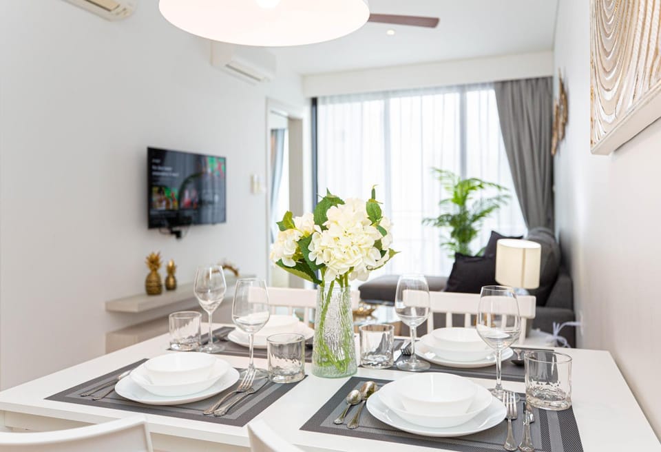 TV and multimedia, Living room, Dining area