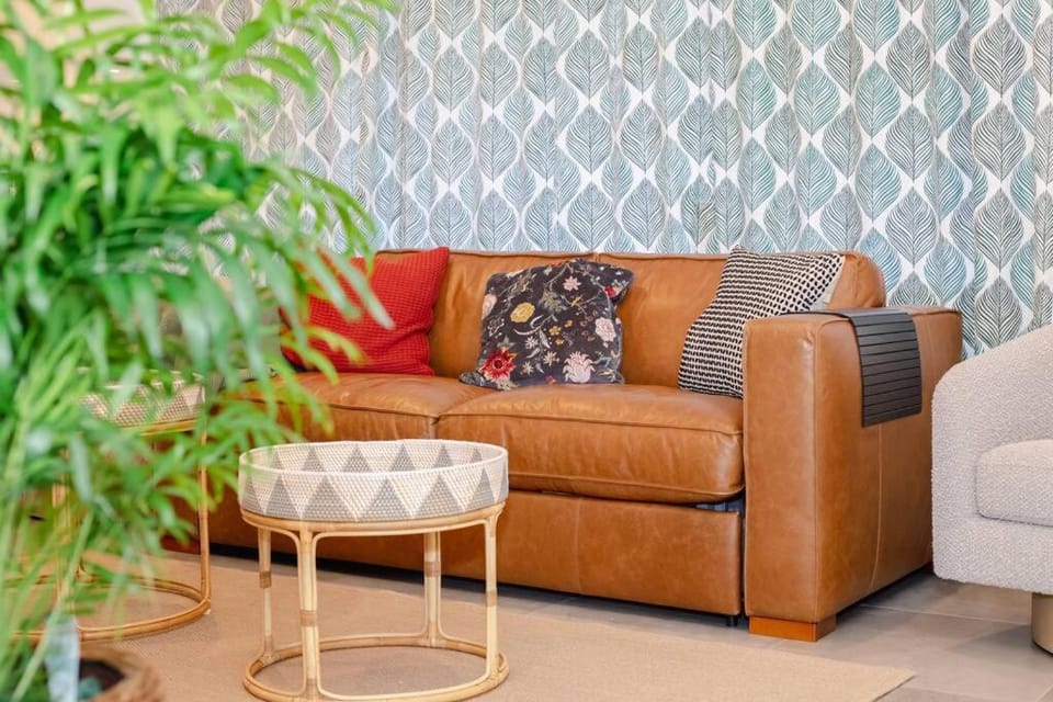 Walk to Beach Escape @ Cronulla - 2Bdrm- Parking Apartment in Sydney