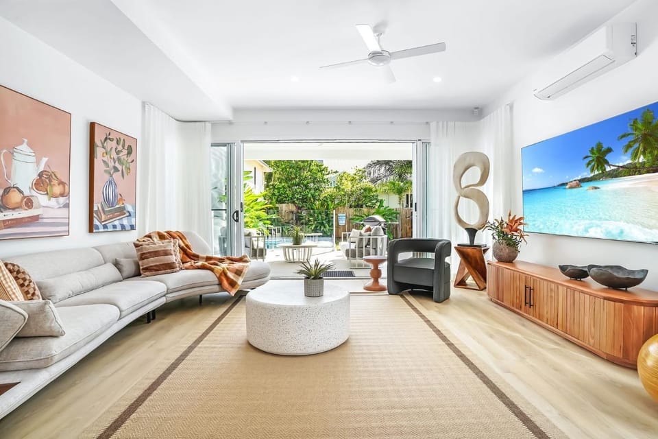 The Santana Collection TWO - Luxury Accomodation in the heart of Palm Cove House in Palm Cove
