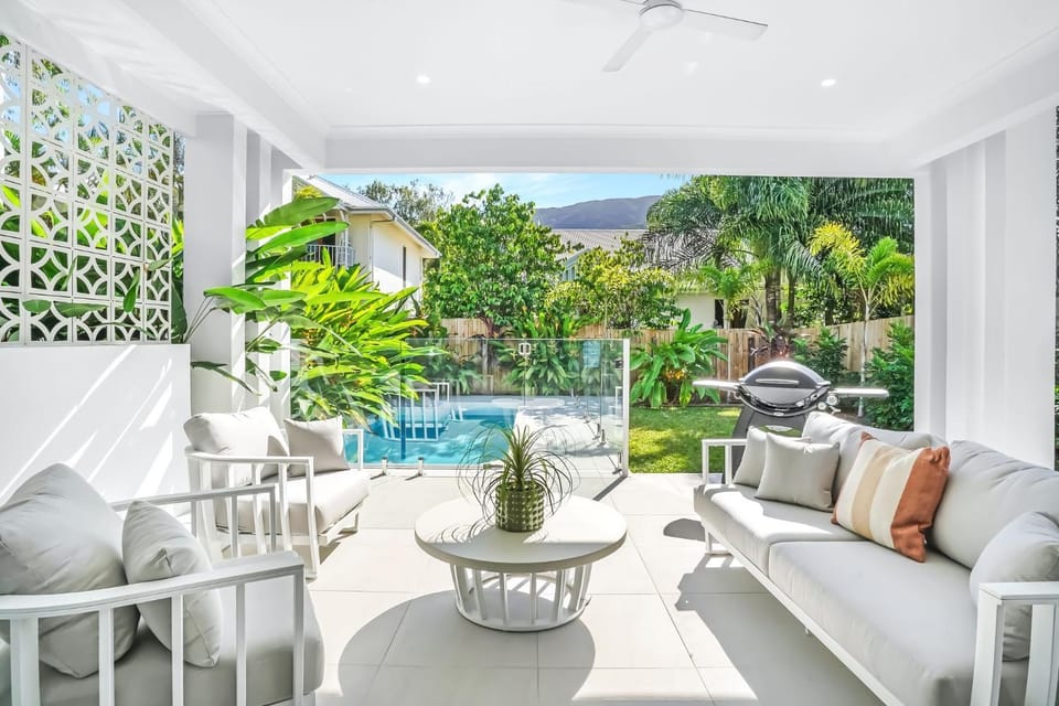 The Santana Collection TWO - Luxury Accomodation in the heart of Palm Cove House in Palm Cove