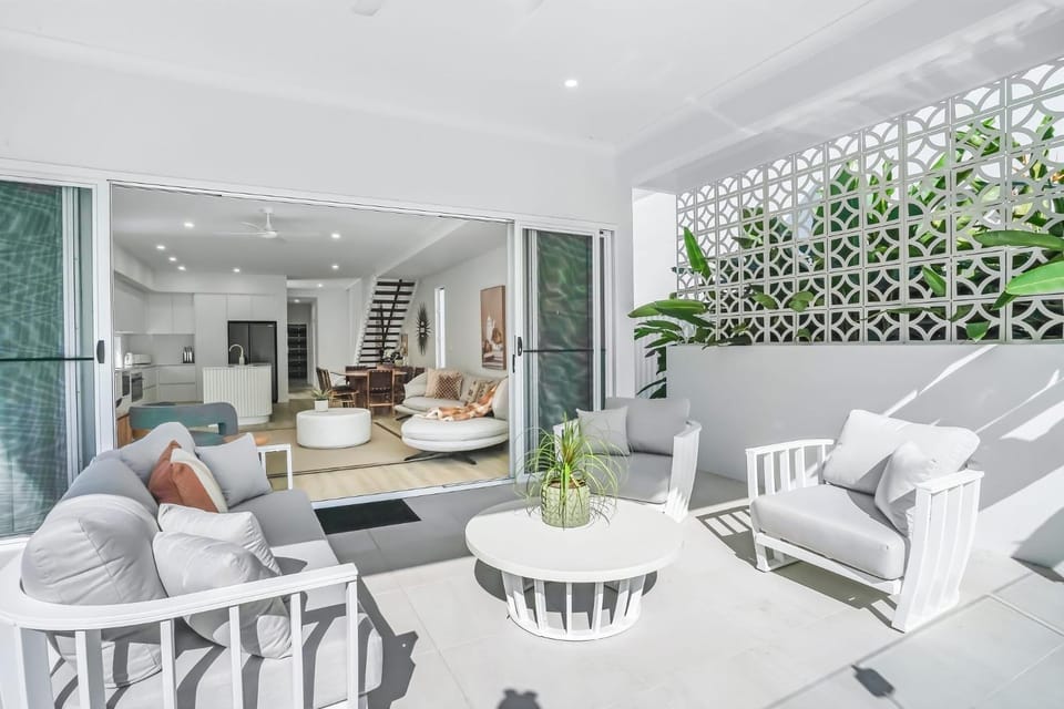 The Santana Collection TWO - Luxury Accomodation in the heart of Palm Cove House in Palm Cove