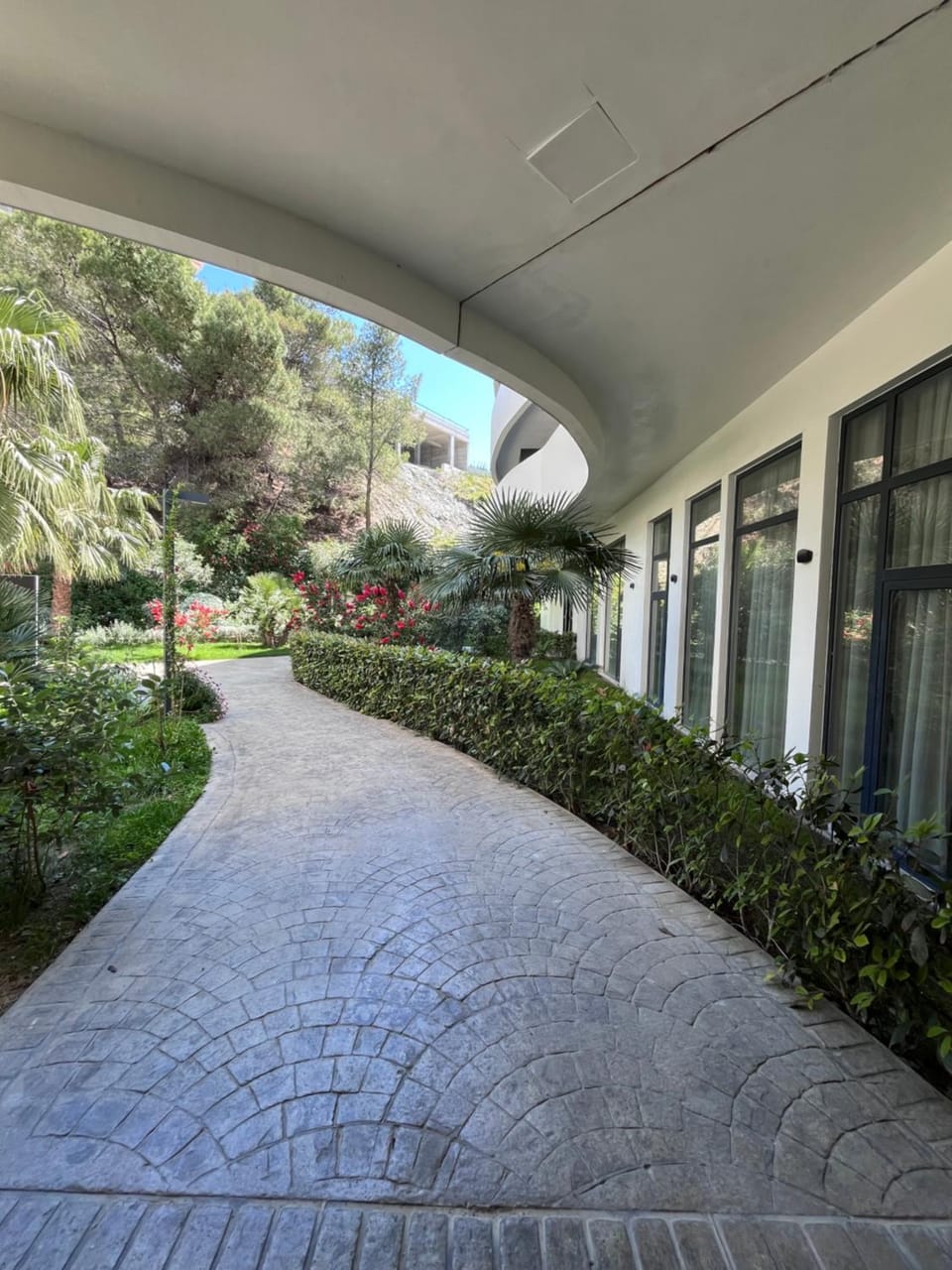Property building, Spring, Day, Garden, Garden view