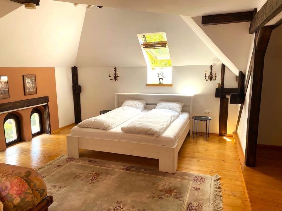 Bed, Bedroom