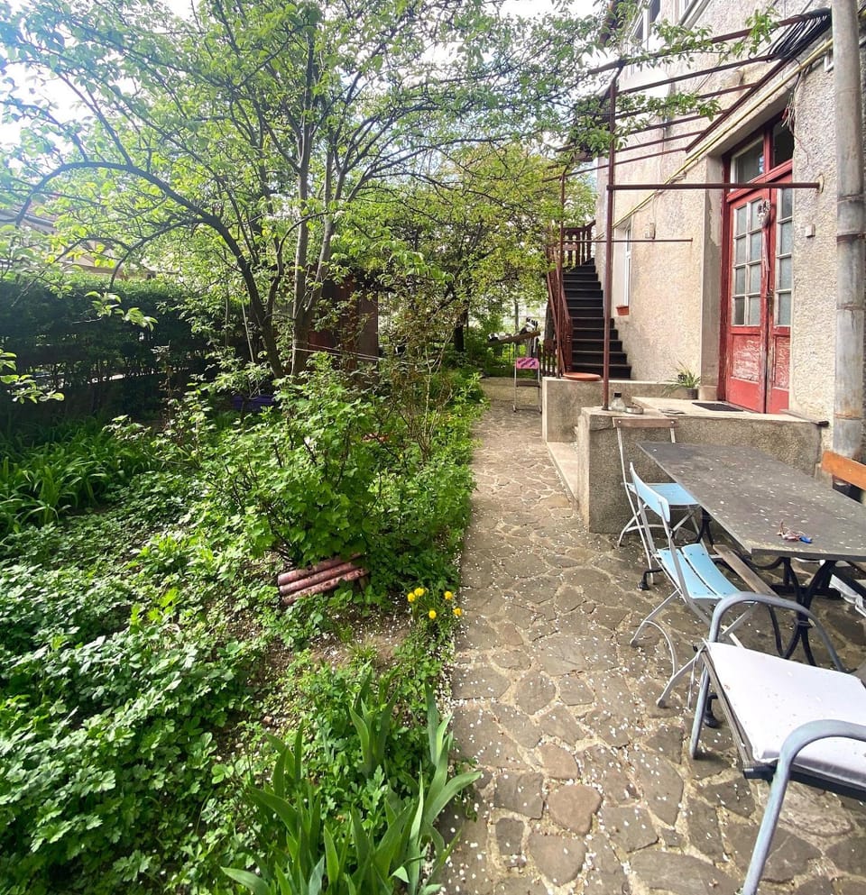 Property building, Day, Garden, Garden view