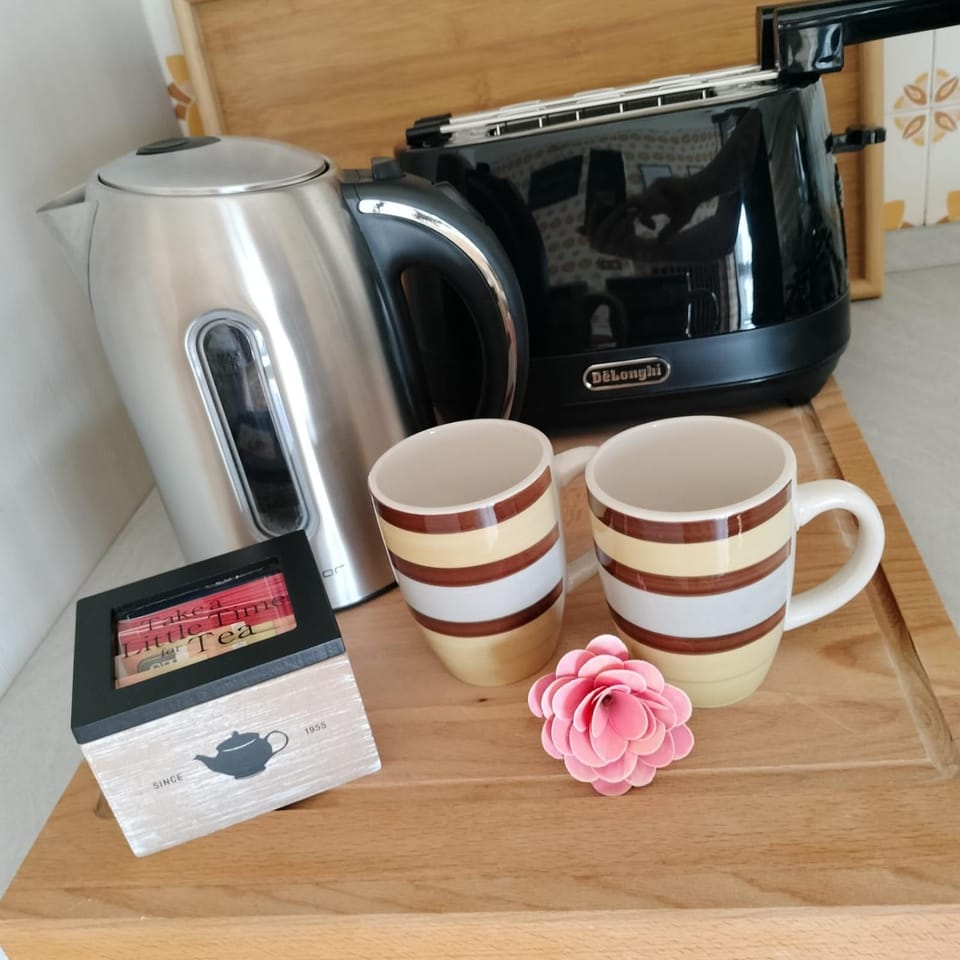 Coffee/tea facilities, toaster