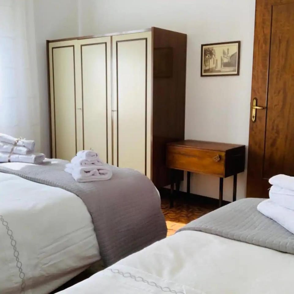 Bedroom, wardrobe