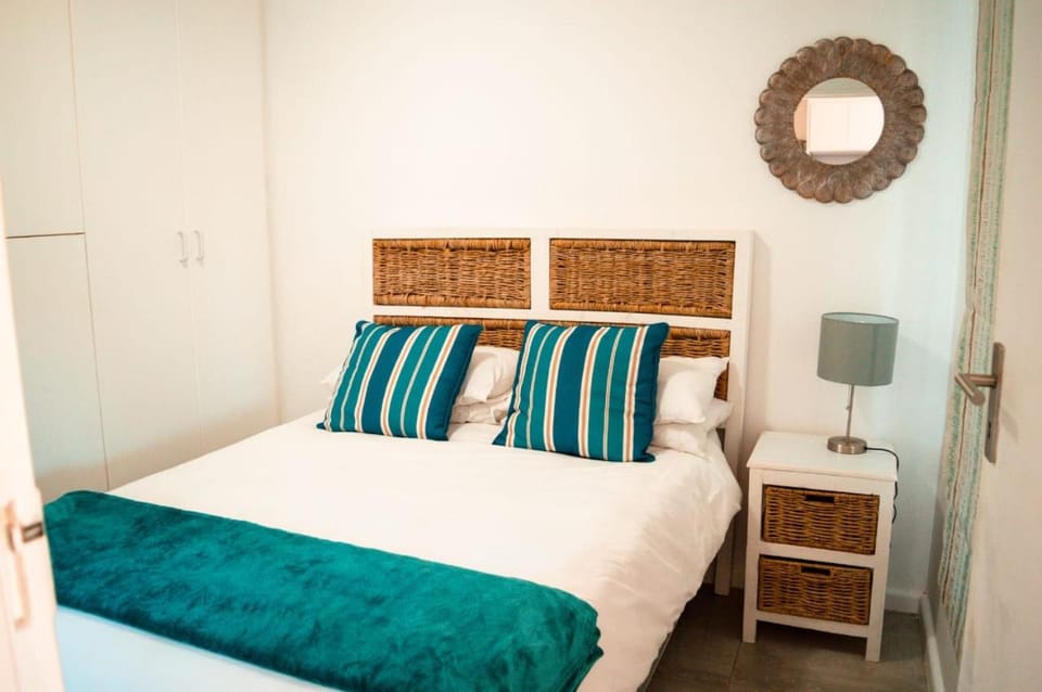 MarineView Getaway Apartment in Hermanus