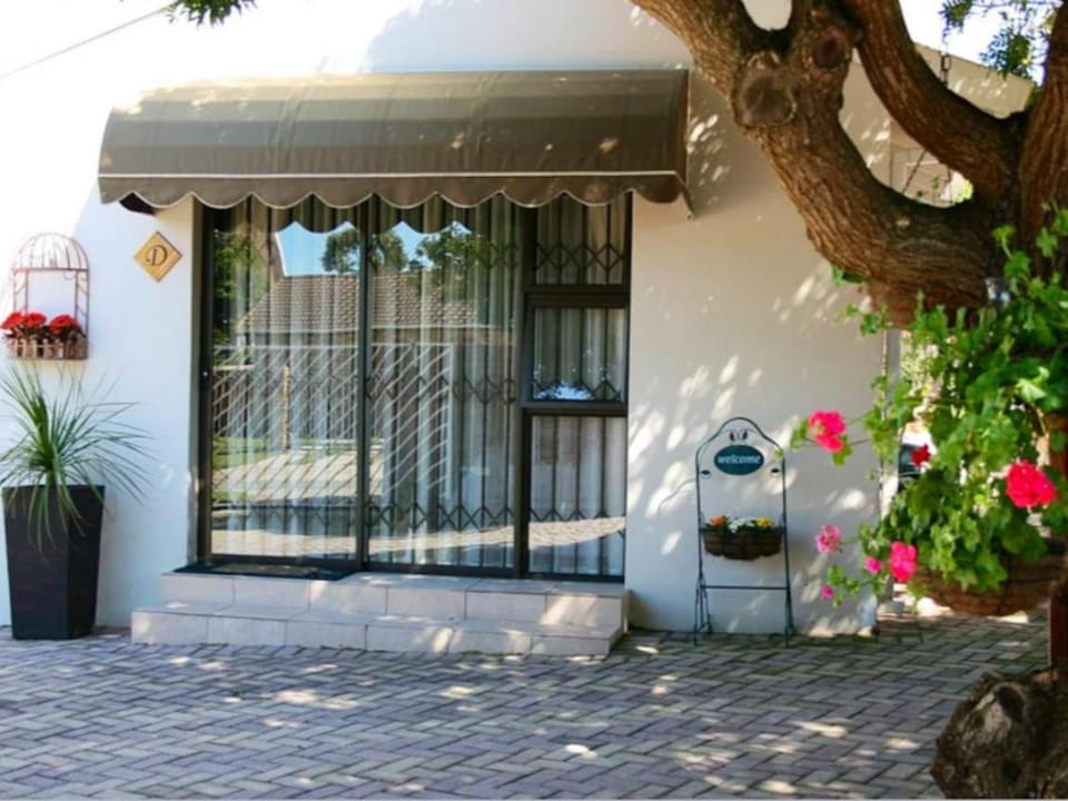 Property building, Decorative detail
