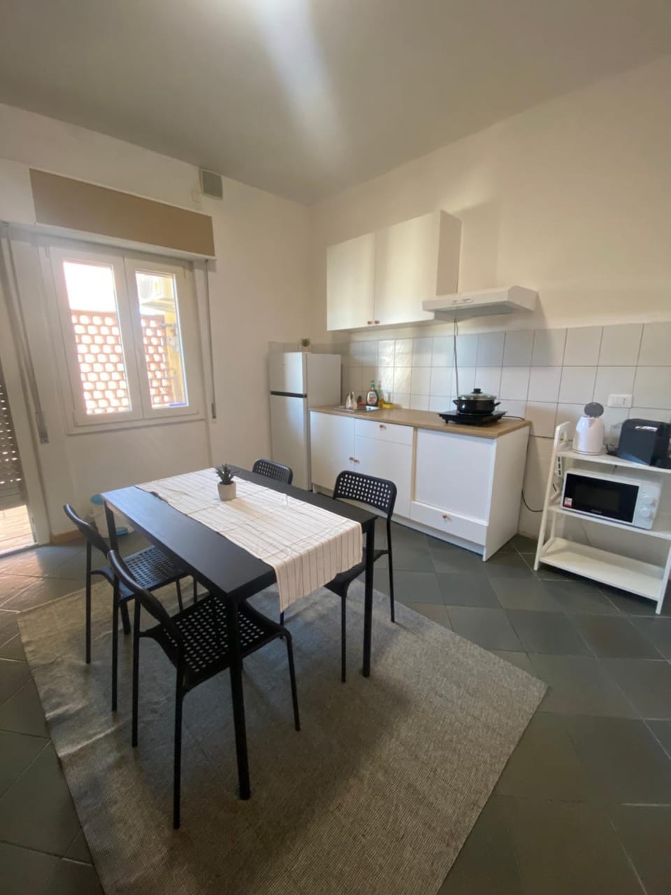 Kitchen or kitchenette, Dining area, minibar, pet friendly, stove