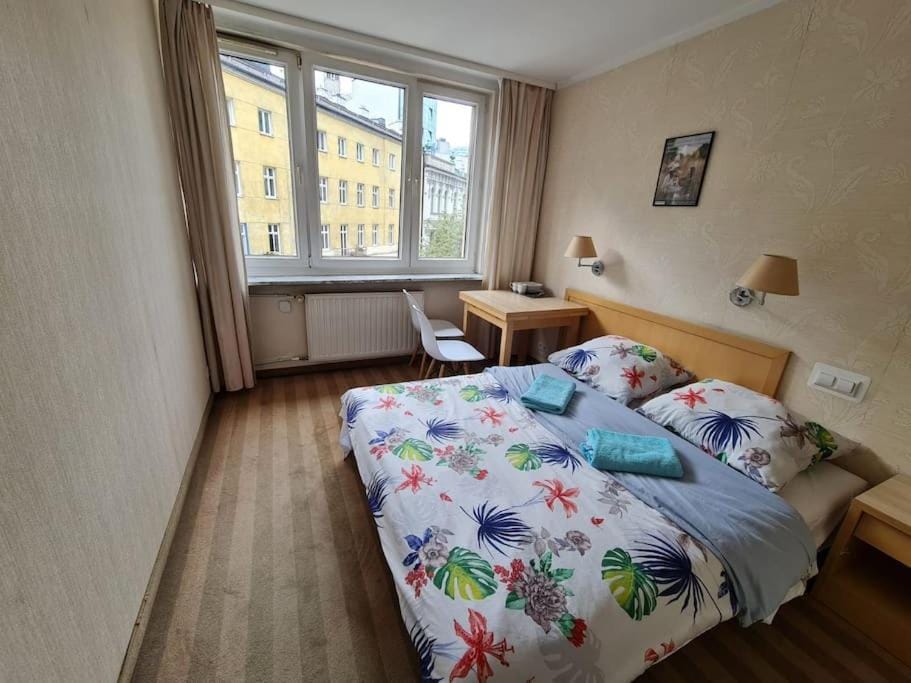 10Q - Z6 Room 101A Apartment in Warsaw
