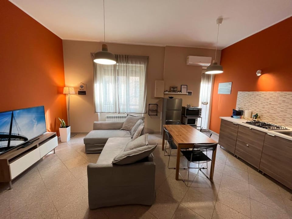 Kitchen or kitchenette, Living room