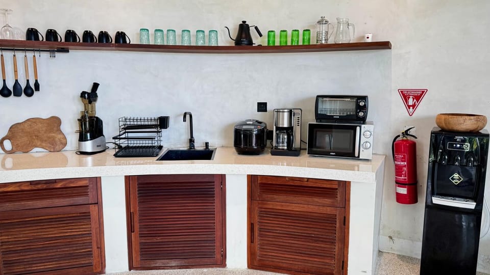 Coffee/tea facilities, Kitchen or kitchenette, microwave, toaster