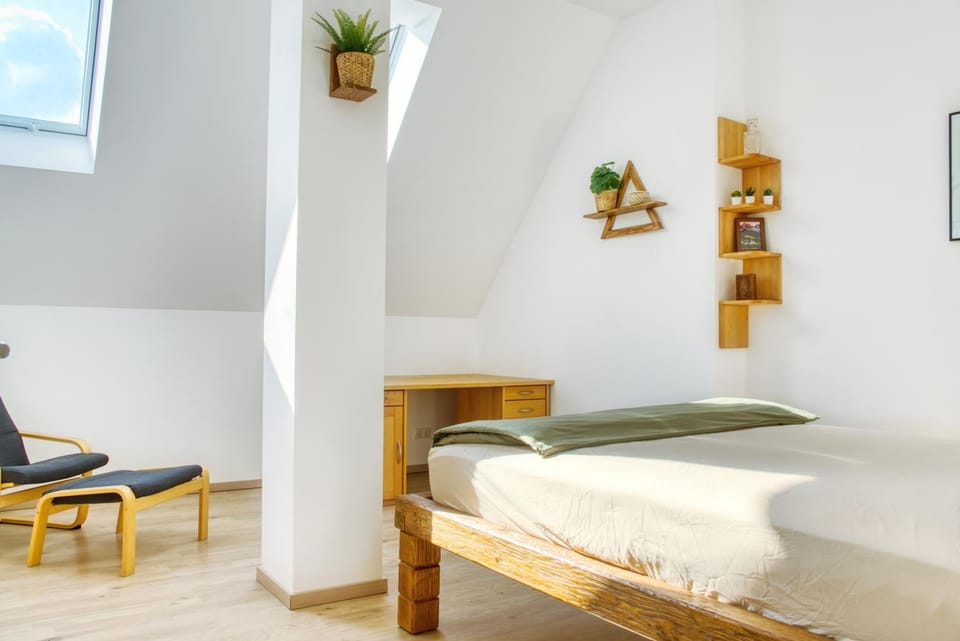 Bed, Bedroom