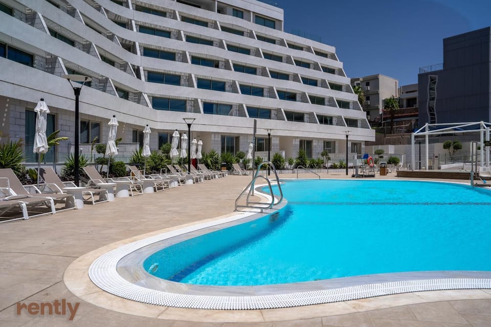 Property building, Pool view, Swimming pool, Swimming pool