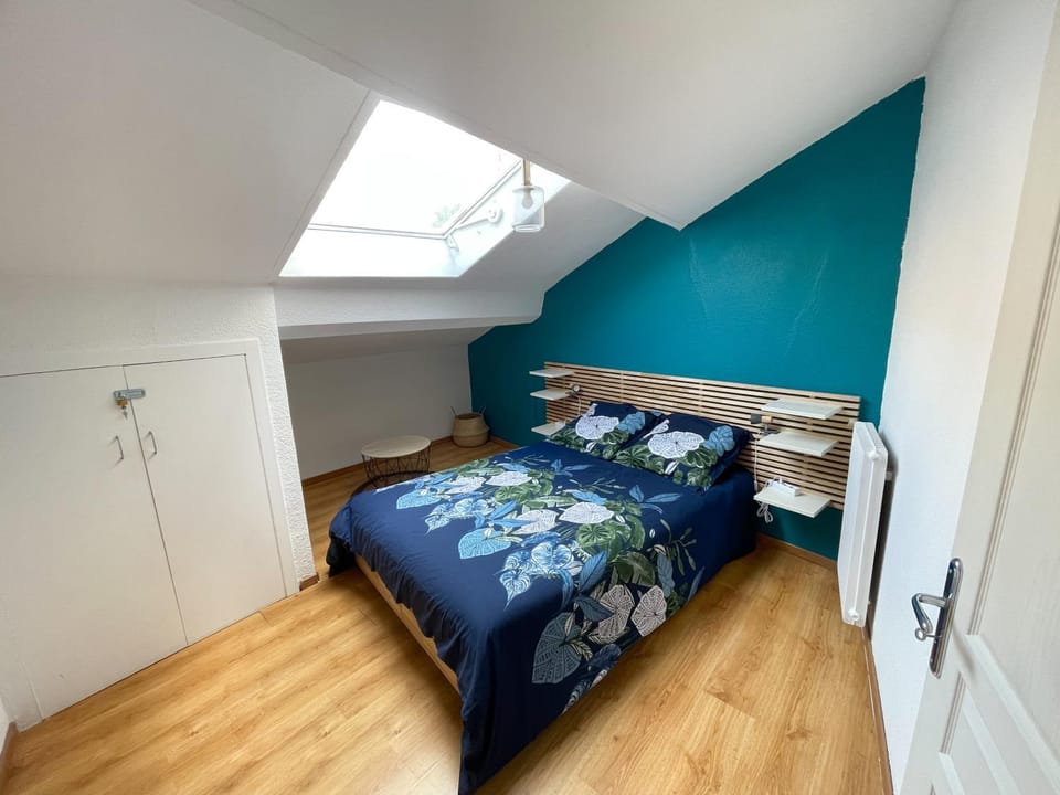 Bed, Bedroom
