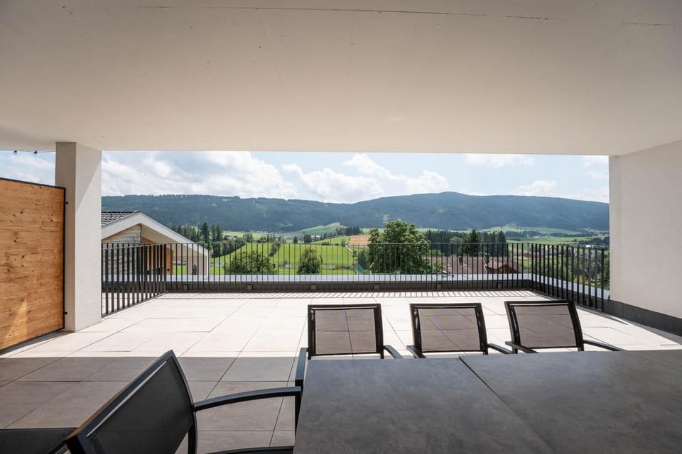 Day, Natural landscape, View (from property/room), Balcony/Terrace, Balcony/Terrace, Dining area, Mountain view