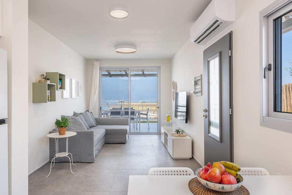 Living room, Photo of the whole room, Seating area, Dining area