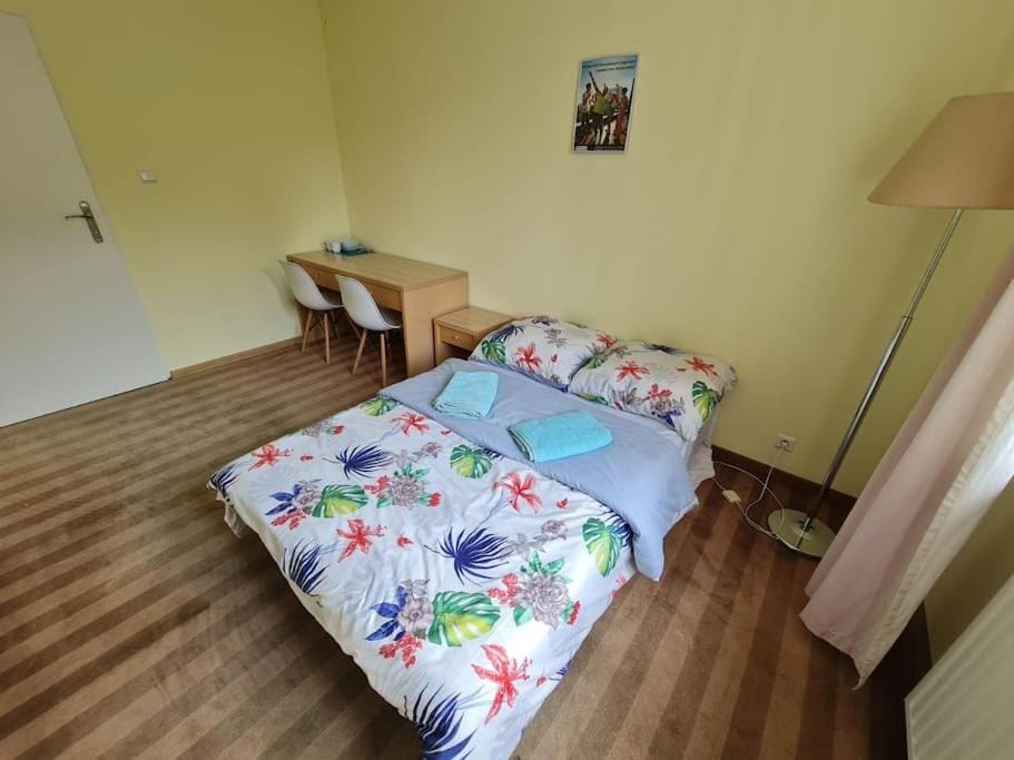 Bed, Photo of the whole room