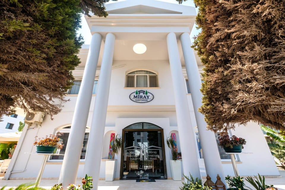 Property building, Facade/entrance