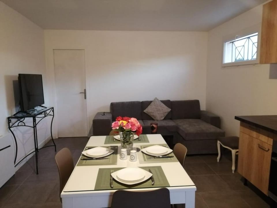 MAISON DU BONHEUR Apartment in Nouvelle-Aquitaine