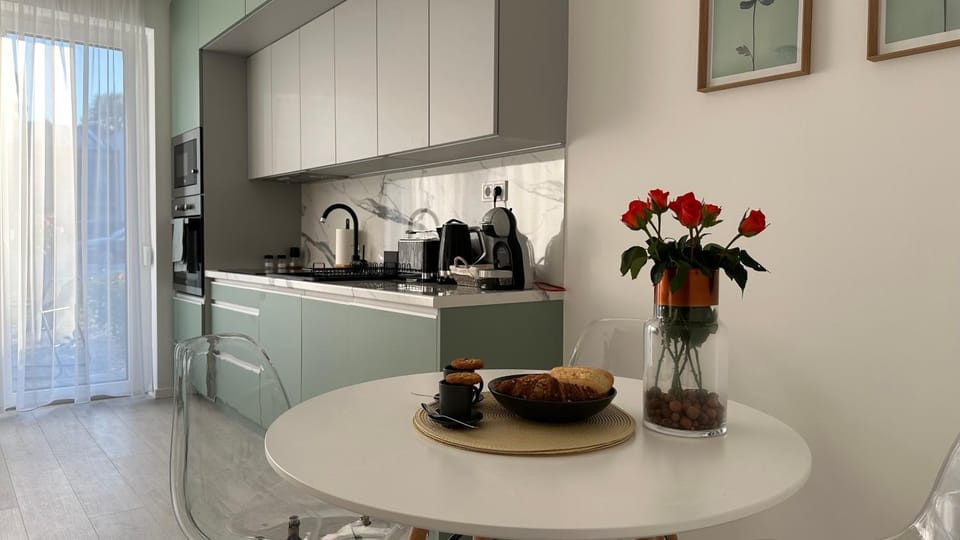 Coffee/tea facilities, Kitchen or kitchenette, minibar, stove, toaster