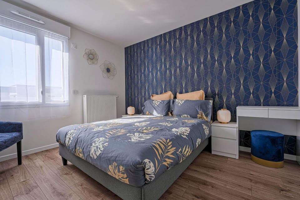 Bed, Photo of the whole room, Bedroom