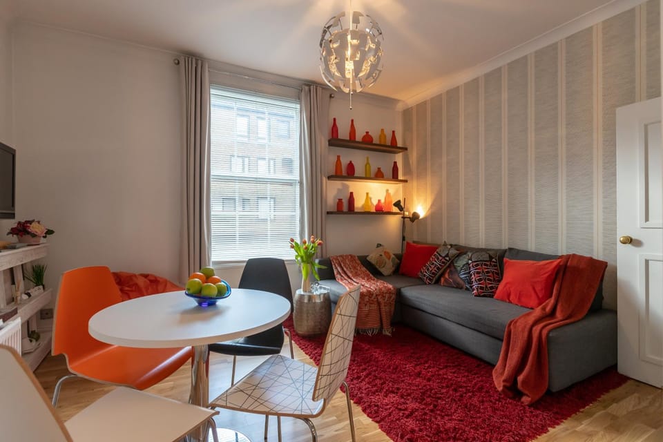 Living room, Seating area, Dining area