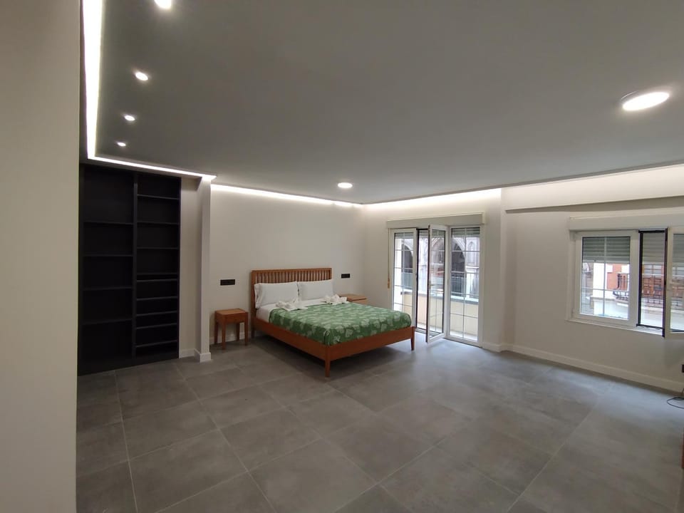 636A Gran apartamento en pleno centro by R2R Consulting Apartment in Oviedo
