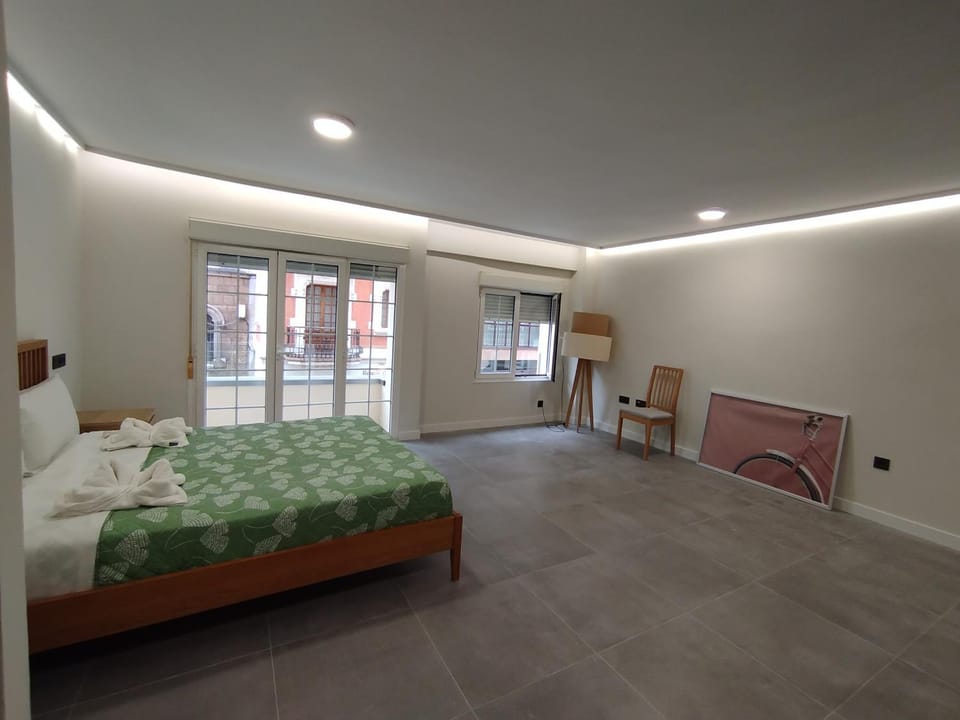 636A Gran apartamento en pleno centro by R2R Consulting Apartment in Oviedo