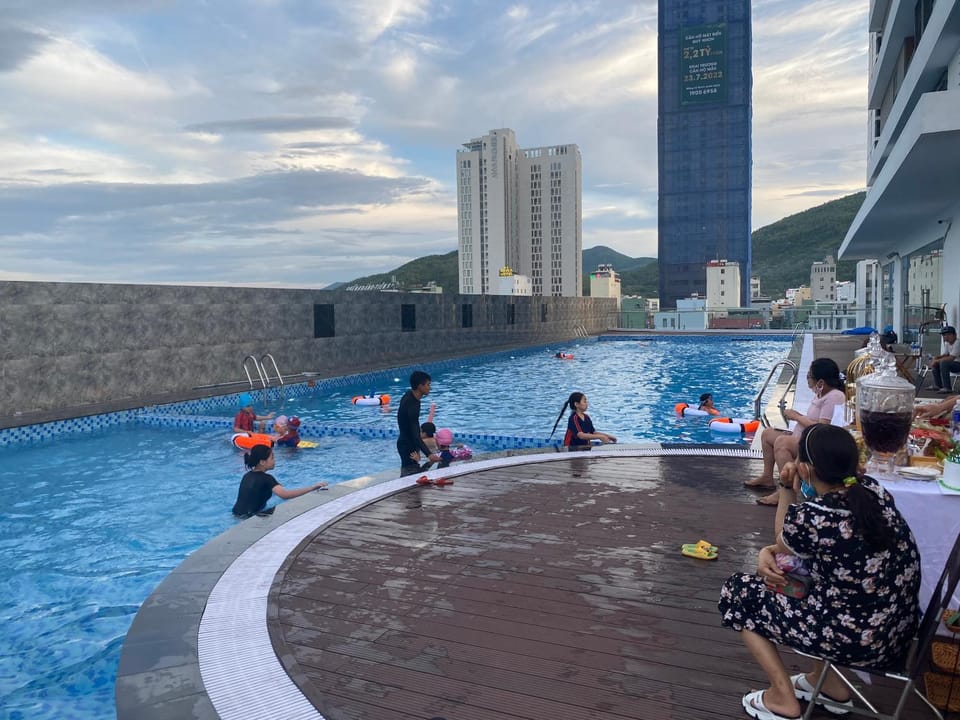 Day, People, Natural landscape, Pool view, Swimming pool, Swimming pool, group of guests