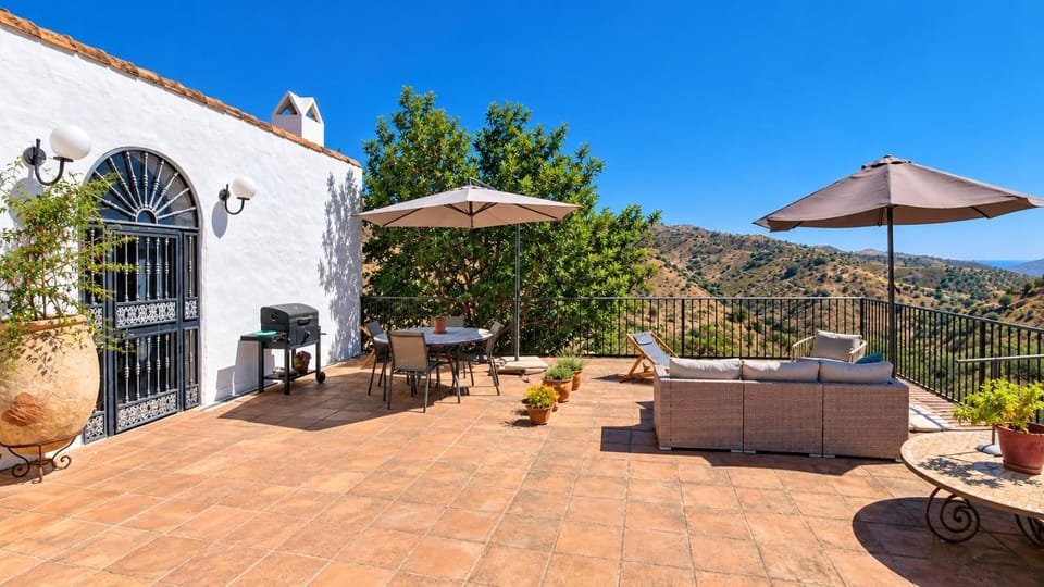 Natural landscape, View (from property/room), Balcony/Terrace, Dining area
