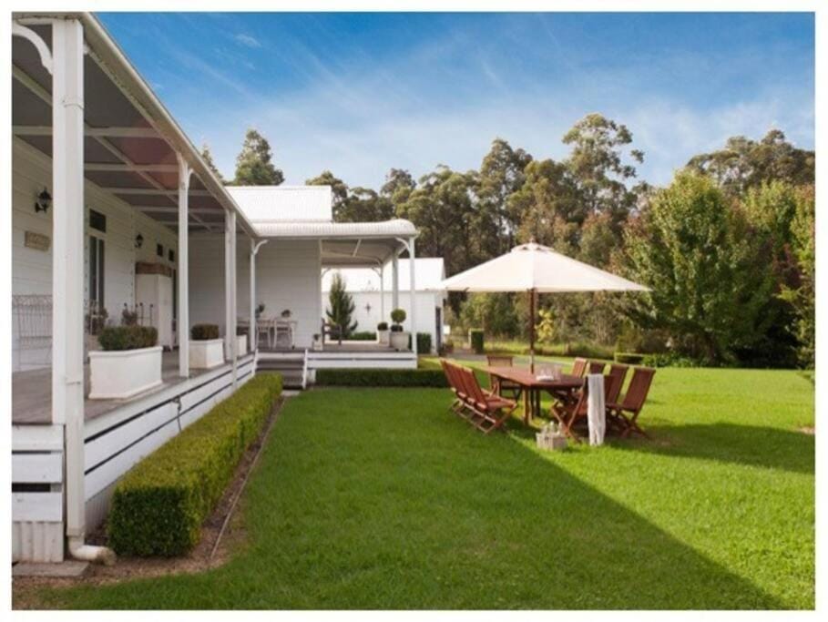 Batemans Bay Luxury Estate with Pool & Guesthouse House in Batemans Bay