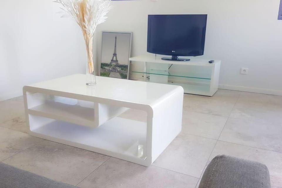 Communal lounge/ TV room, TV and multimedia