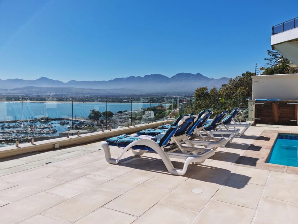 Nearby landmark, Day, Natural landscape, Balcony/Terrace, sunbed