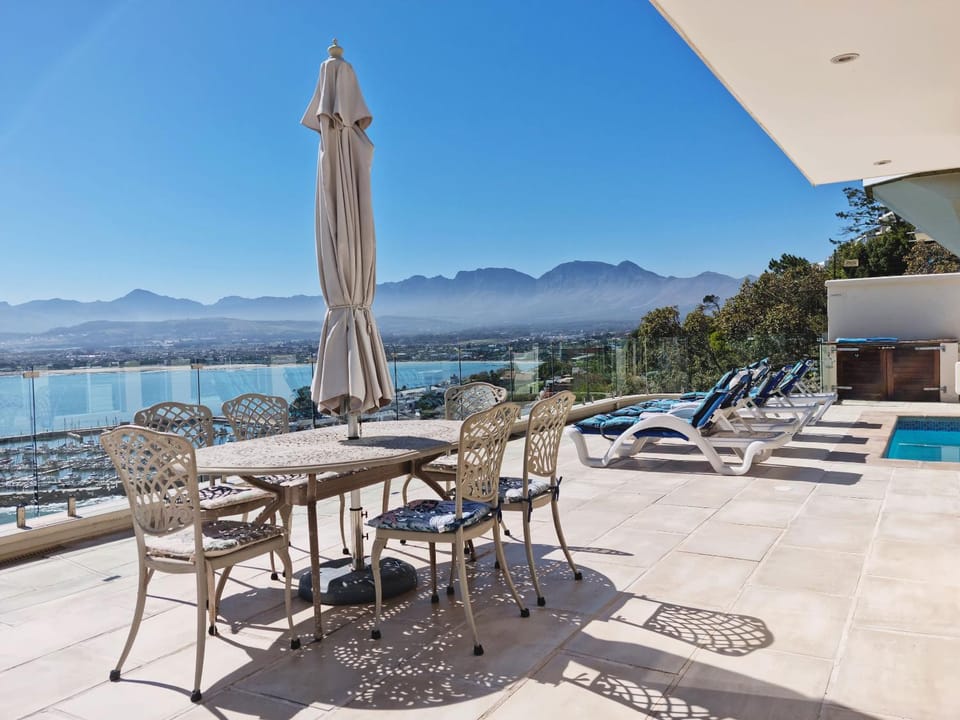 Patio, Nearby landmark, Day, Natural landscape, View (from property/room), Balcony/Terrace, Seating area, Dining area, Mountain view, Pool view, Sea view, Swimming pool, sunbed