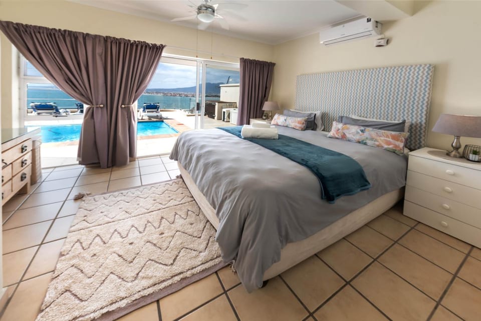 Bed, View (from property/room), Photo of the whole room, Bedroom