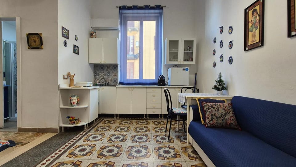 AA Central Station Historical center Apartment in Palermo