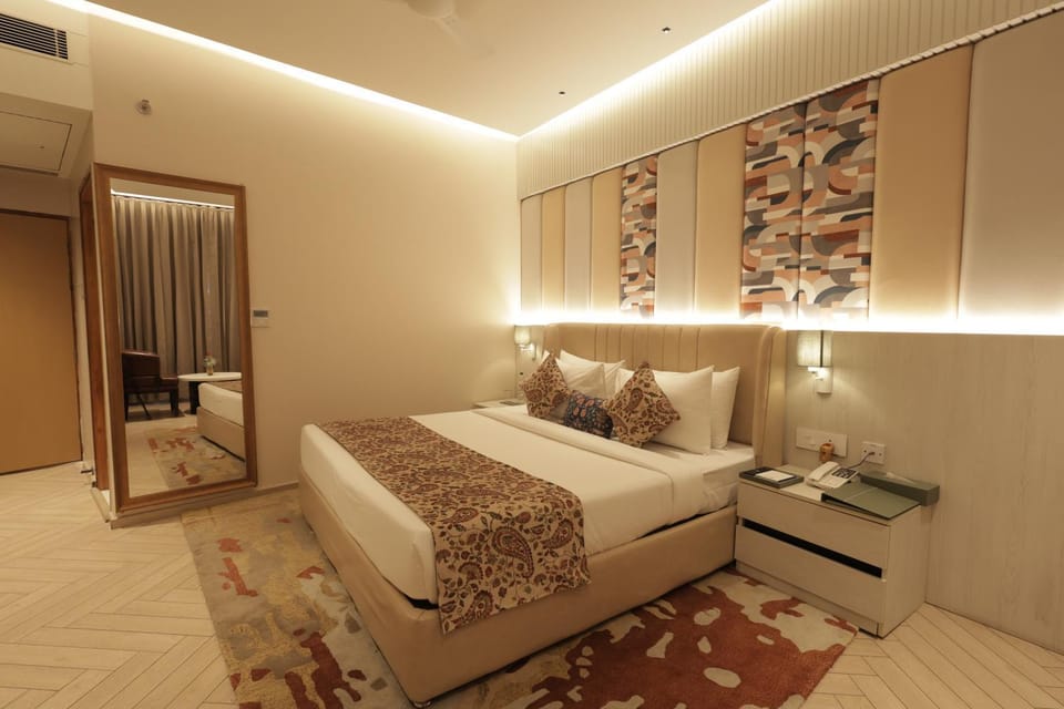 Photo of the whole room, Bedroom