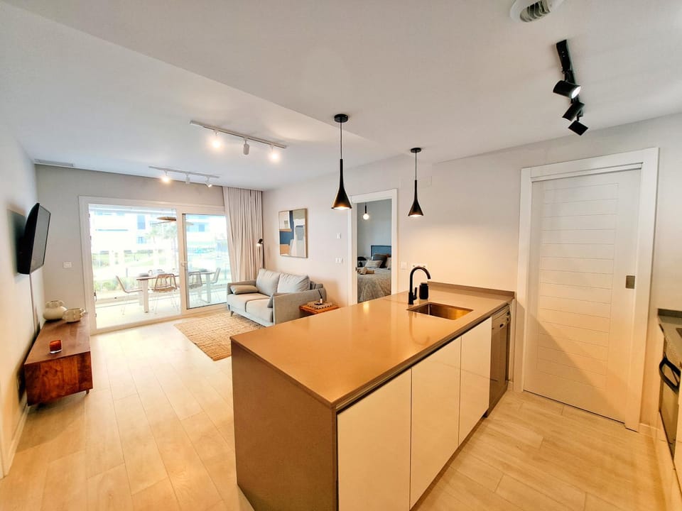 TV and multimedia, Kitchen or kitchenette, Living room, Seating area