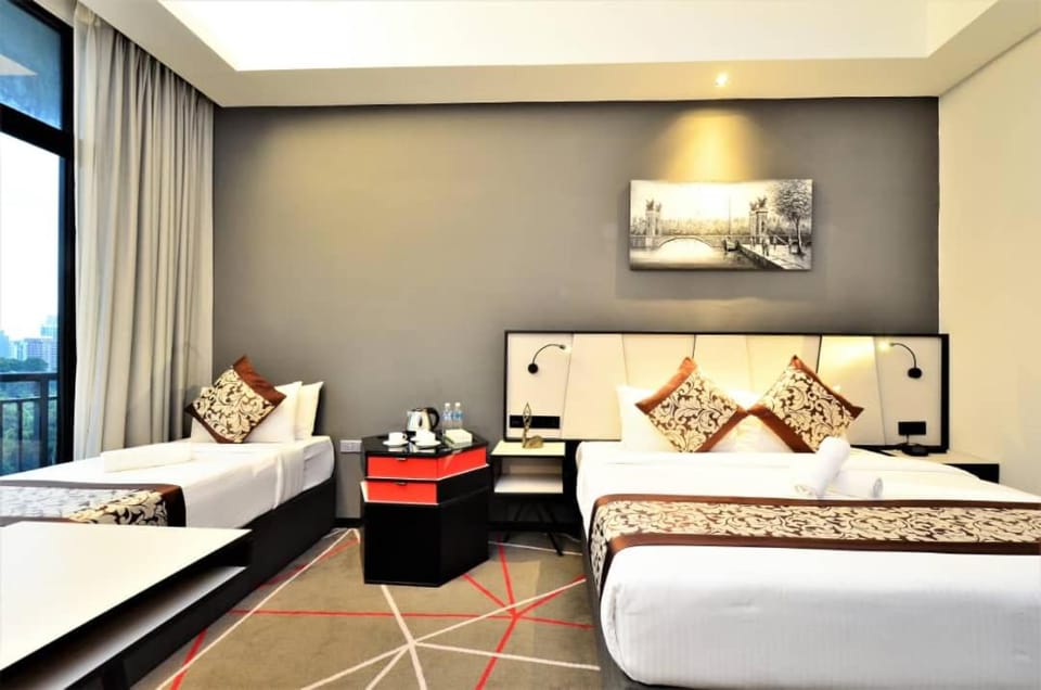 Red M101 by Oak Tree Apartment in Federal Territory of Kuala Lumpur