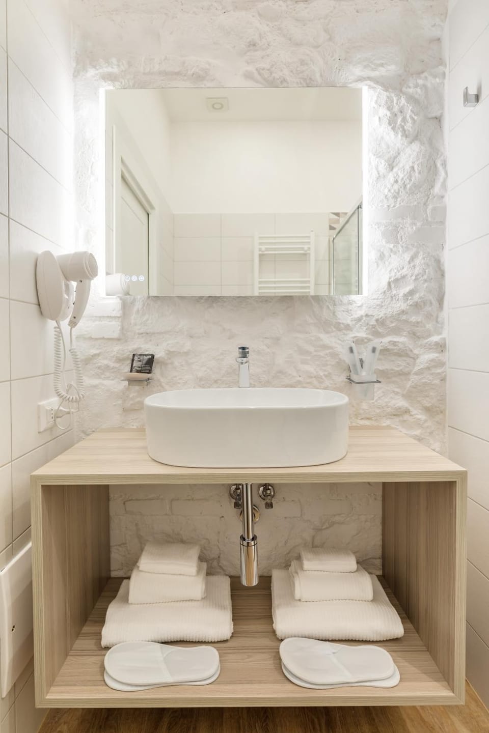 Bathroom, towels