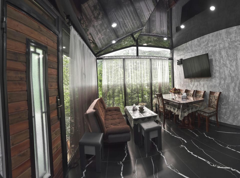 TV and multimedia, Living room, Dining area