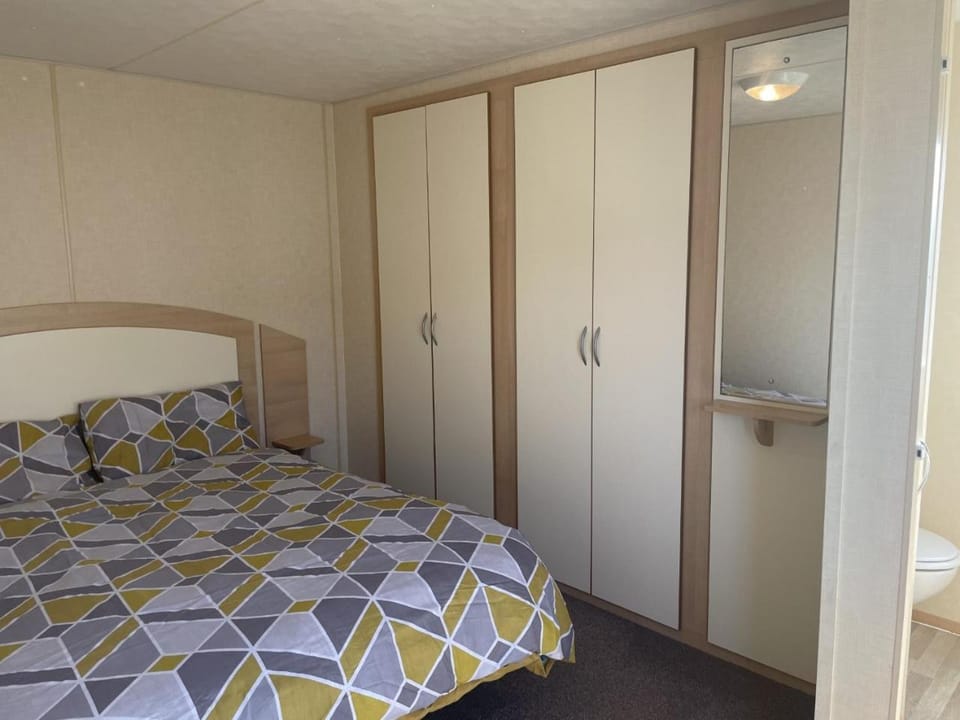 2 Bedroom Caravan - Ash 51, Trecco Bay House in Porthcawl